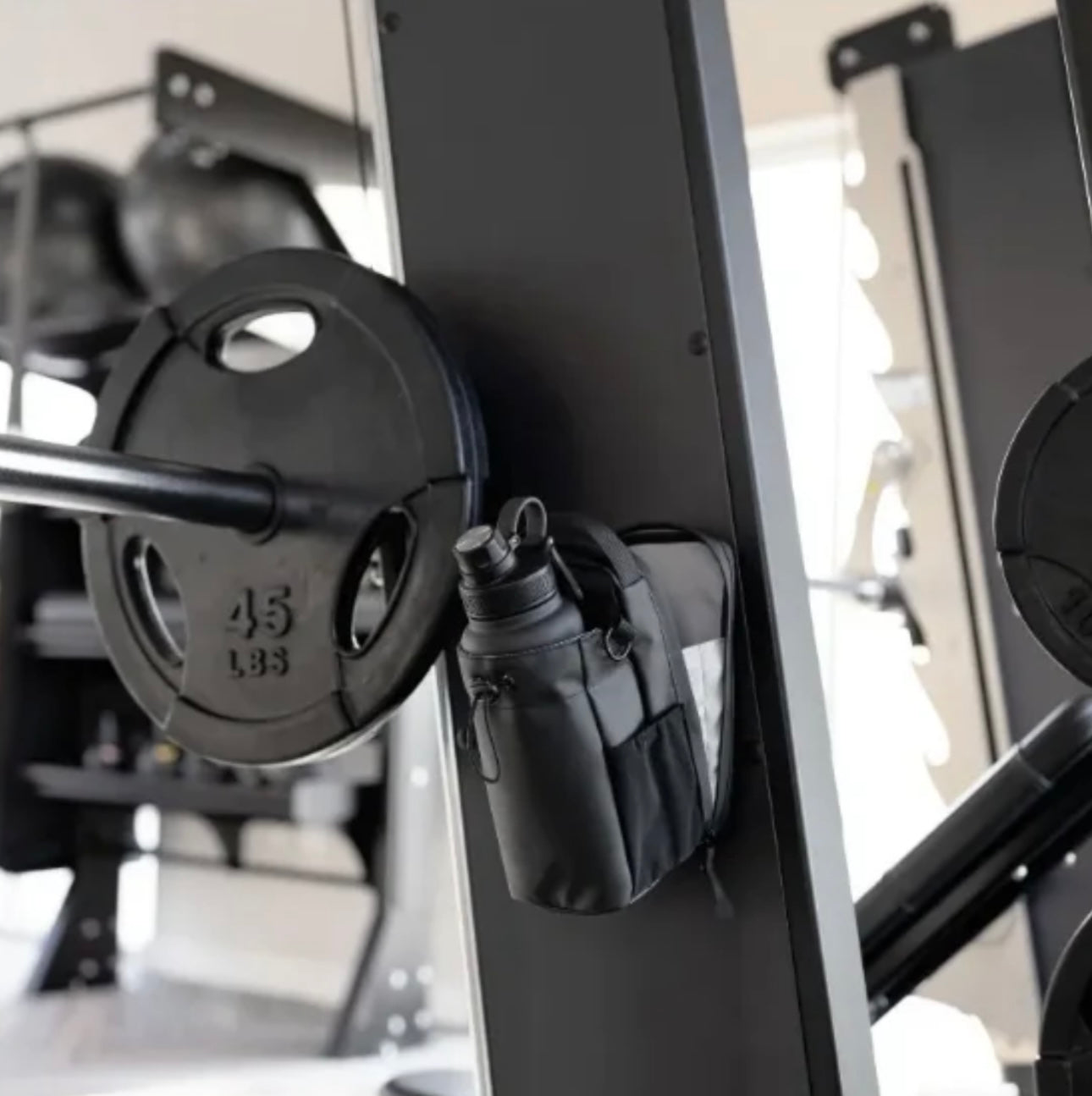 Large Capacity Magnetic Suction Fitness Bag