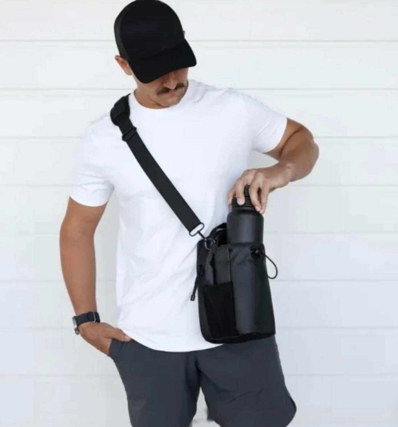 Large Capacity Magnetic Suction Fitness Bag